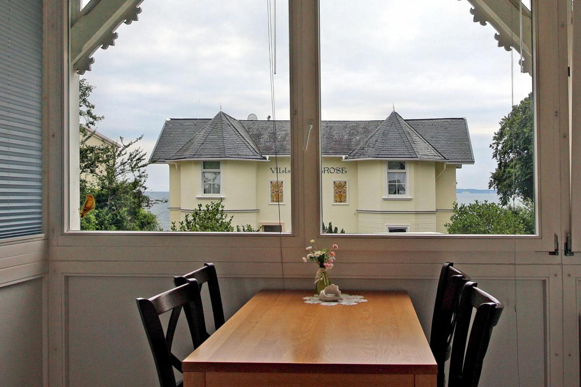 Villa Ostseelilie - Appartements Mit Balkon Und Meerblick Засниц Номер фото